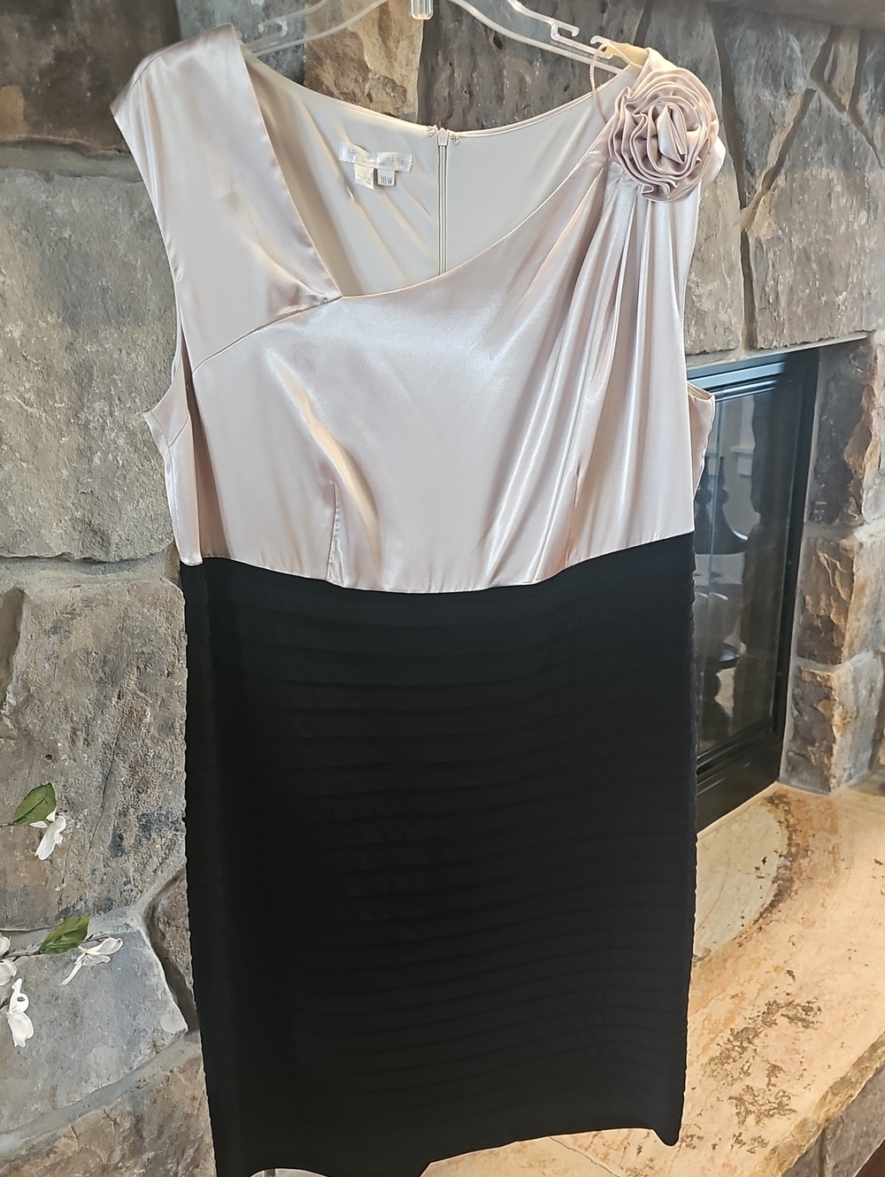 London Times Black/Cream Dress 18W